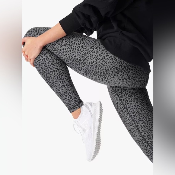 Sweaty Betty Flatter Me Workout Jacquard Leggings Animal Print Black Grey XXS - Picture 3 of 12